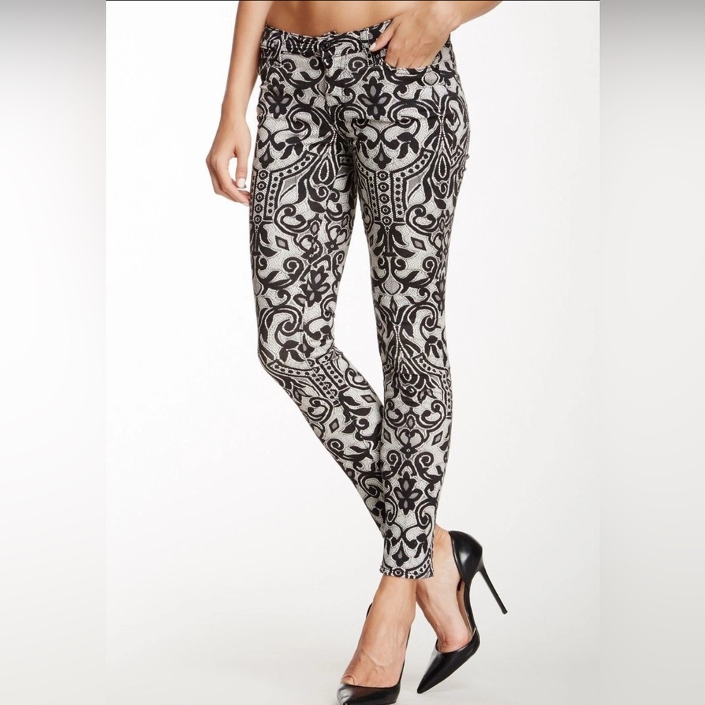 7 For All Mankind White & Black Paisley Printed Skinny Jeans – Size 28‎ 🇺🇸